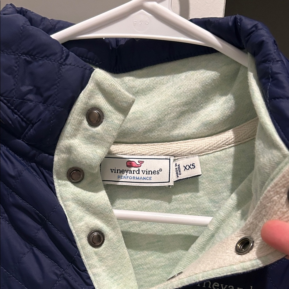 Vineyard Vines Mint and Navy Quilted Pullover - Picture 2 of 4